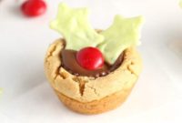 Holly Jolly Cookie Cups