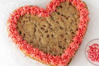 Valentine’s Sweetheart Cookie Cake