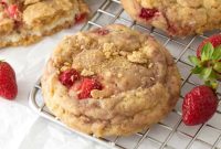 Cheesecake Filled Strawberry Cookies