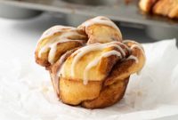 Effortless Cinnamon Swirl Knots