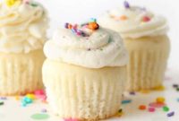Exquisite White Wedding Cupcakes