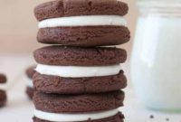 Dark Chocolate and White Cream Sandwich Cookies