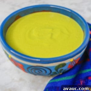 Mockamole 12 Guacamole falso (fake guacamole salsa) in a salsa bowl, a creamy avocado-free dip