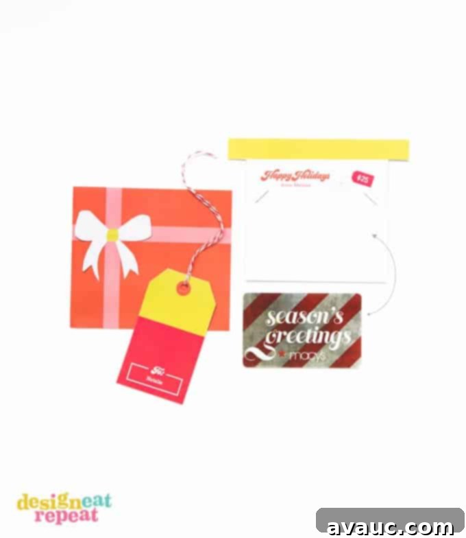 Who says giving gift cards for Christmas has to be boring?! Pop them into these FREE printable card kits for an added holiday surprise!