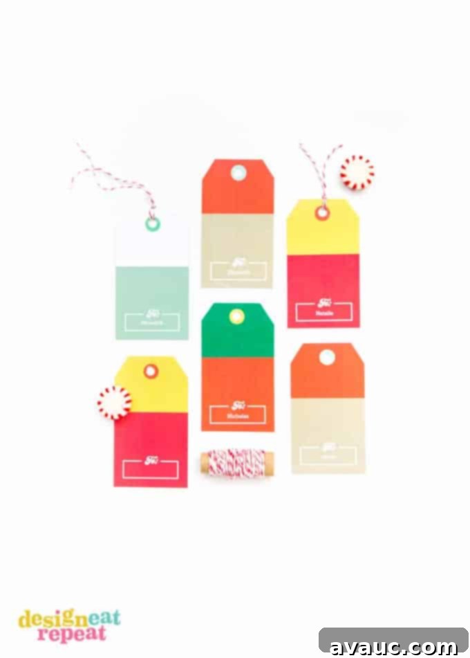 Who says giving gift cards for Christmas has to be boring?! Pop them into these FREE printable card kits for an added holiday surprise!