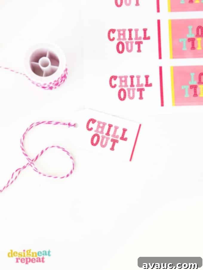 Gift bath bombs in these adorable ice cream themed "Chill Out" bath bomb gift boxes! Free to download at Design Eat Repeat!
