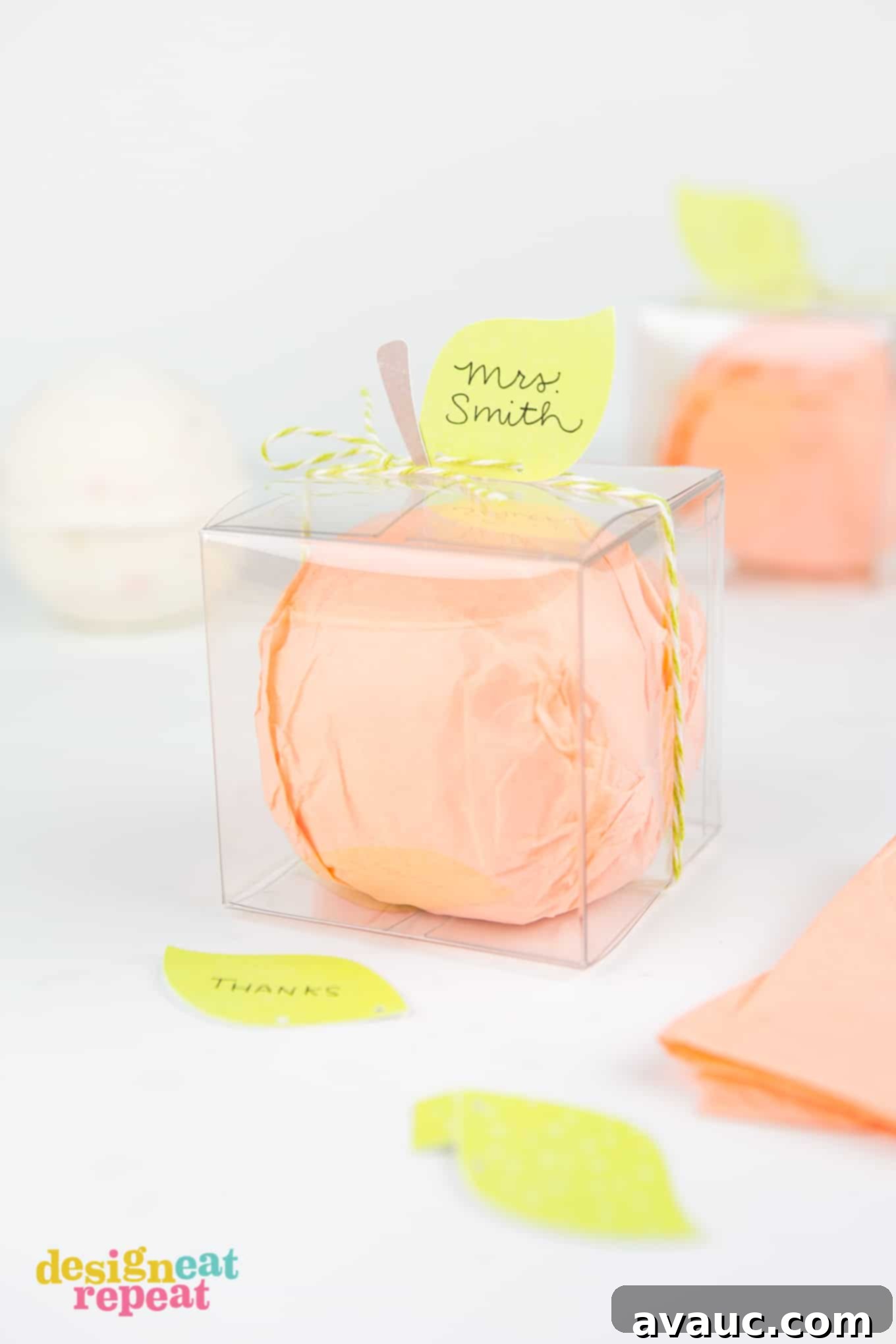 Wrap Gifts with Style: 8 Free Printable Tags 8 Wrap homemade bath bombs in tissue paper and attach these free printable leaf tags for a beautiful, relaxing gift idea.