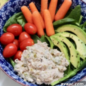 easy Whole30 tuna salad lunch bowl #tunasalad #easylunch #whole30lunch