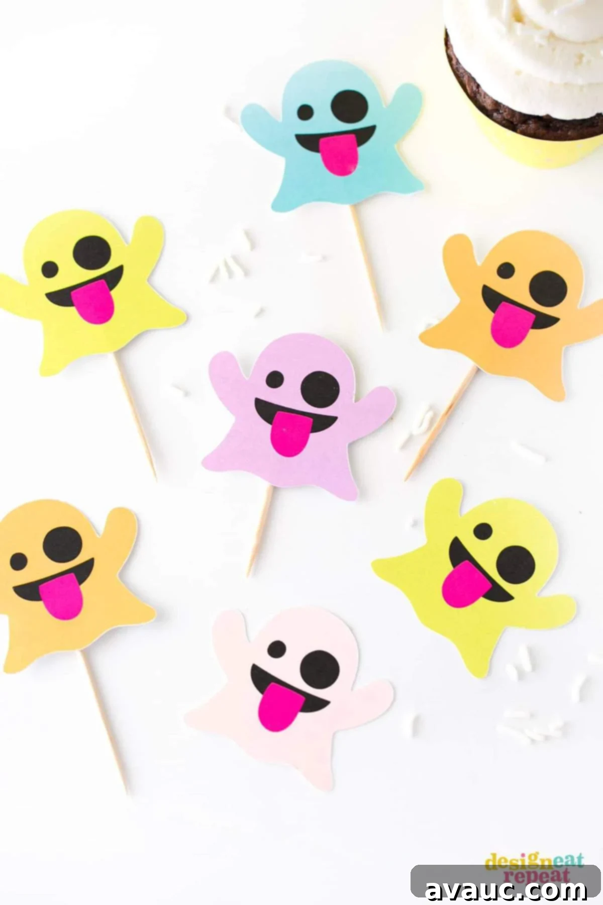 Emoji Ghost Halloween Cupcake Toppers! Free to download and print at www.DesignEatRepeat.com #Halloween #Printable #Cupcake #Emoji