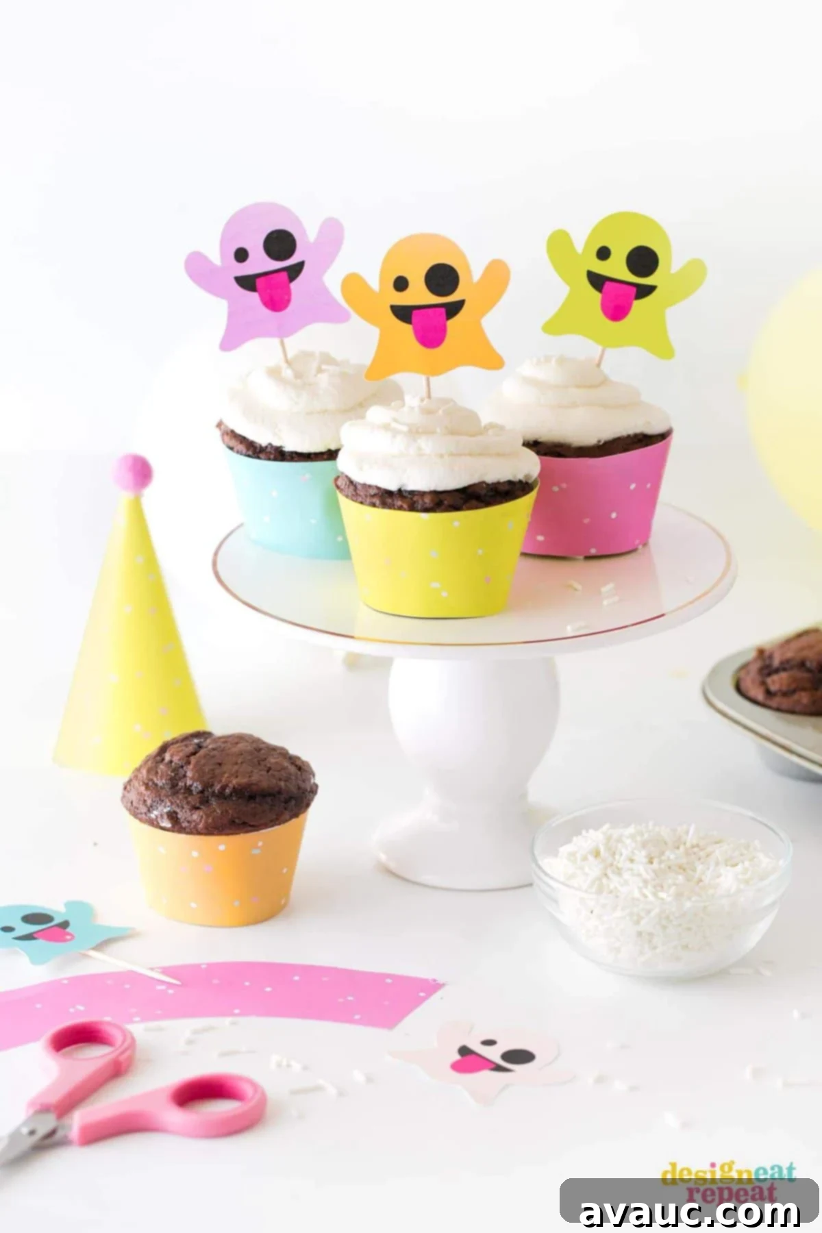 Emoji Ghost Halloween Cupcake Toppers! Free to download and print at www.DesignEatRepeat.com #Halloween #Printable #Cupcake #Emoji