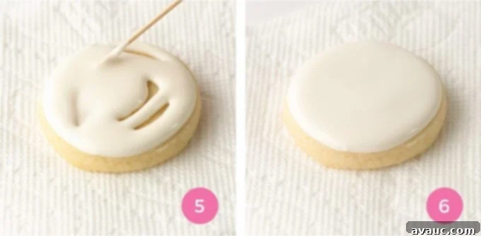 How to smooth Royal Icing for Sugar Cookies with toothpick