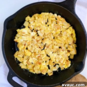 Hearty Potato and Egg Scramble 8 Simple potato and egg scramble (papas con huevo) #papasconhuevo #easybreakfast