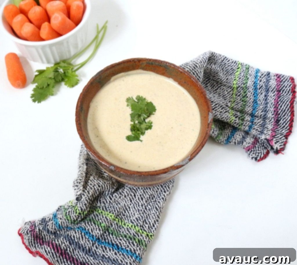 Homemade Chipotle Ranch #whole30dressing #homemaderanch #chipotleranch