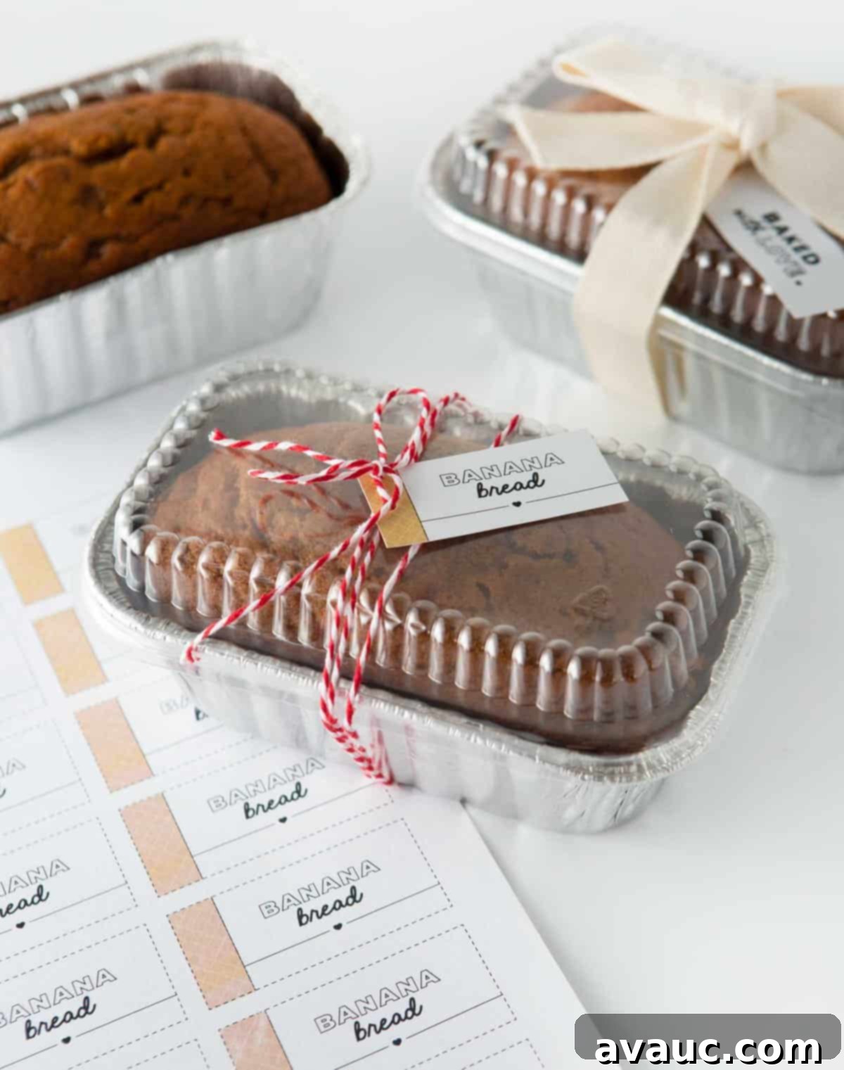 Five Creative Ways to Gift Banana Bread Includes Free Printables 4 mini foil loaf pan of banana bread with gift tag