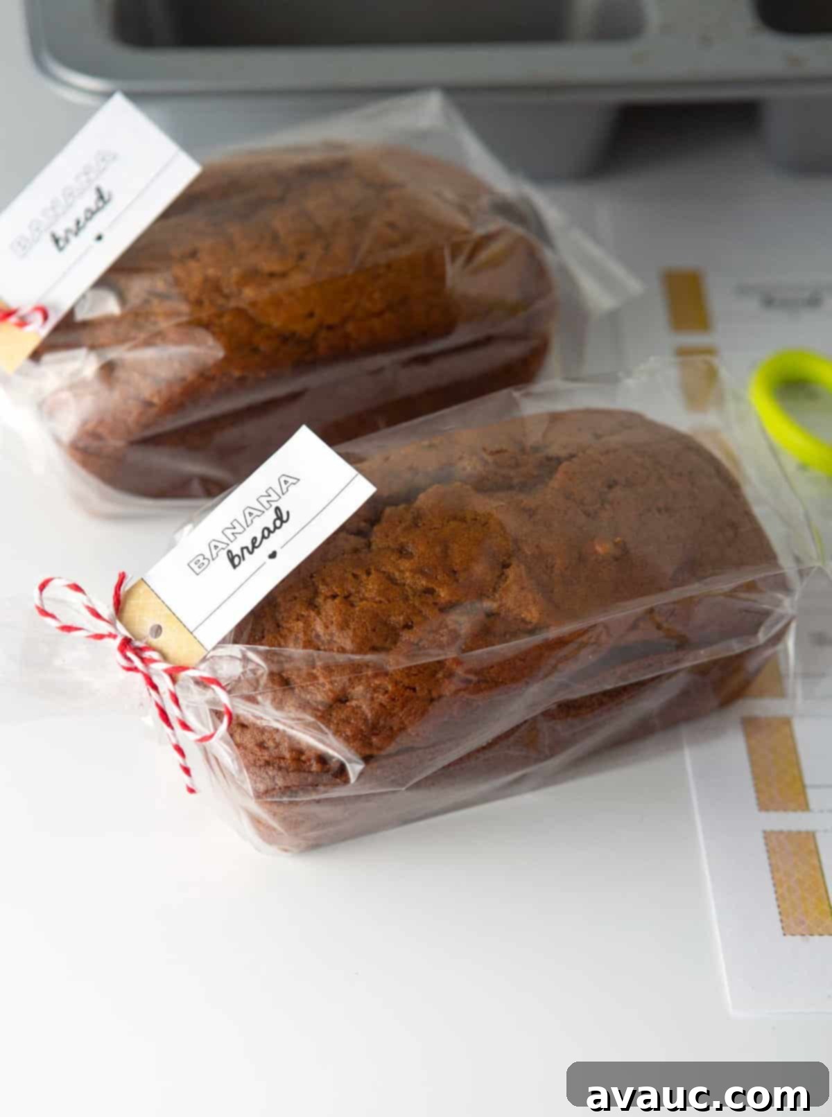 Five Creative Ways to Gift Banana Bread Includes Free Printables 6 mini loaf of banana bread in plastic bag with gift tag