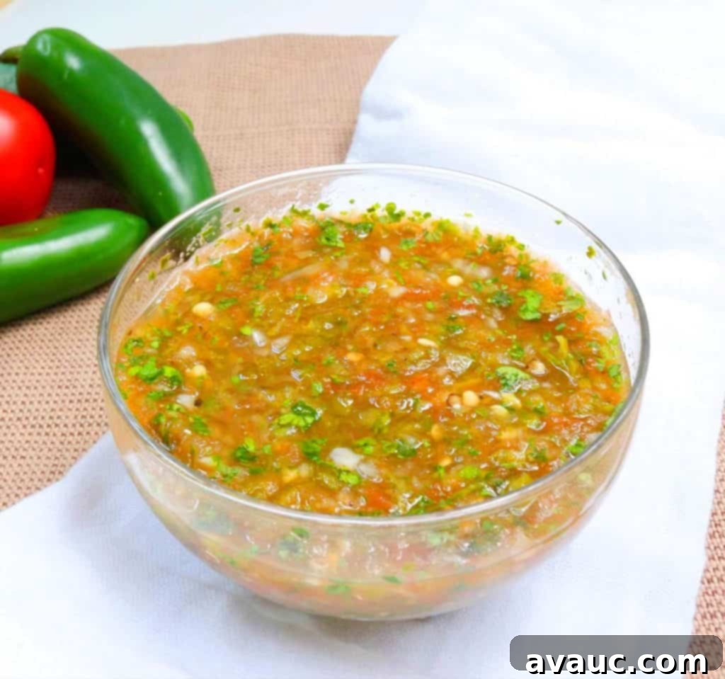 Easy and Fast Jalapeño Salsa, a Mexican staple. #mexicansalsa #jalapeñosalsa