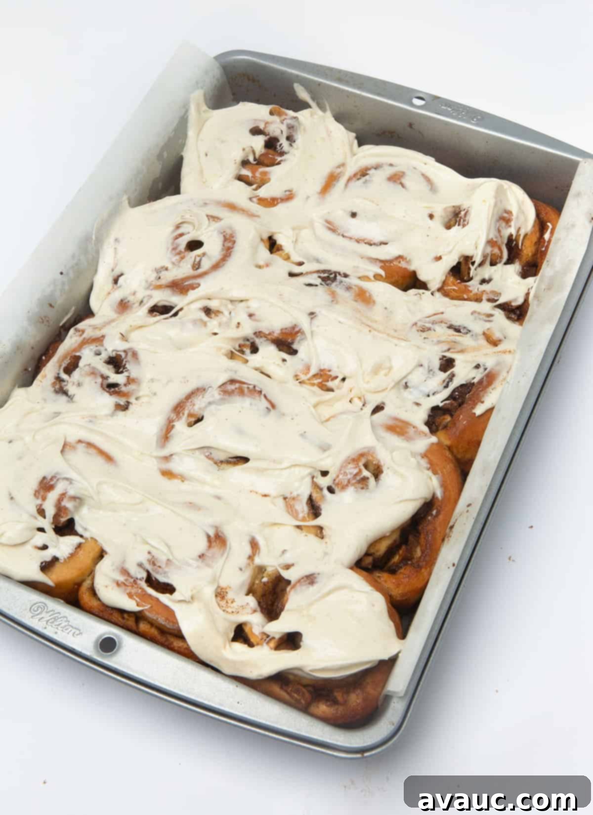 Quick Apple Cinnamon Rolls 10 frosted pan of apple cinnamon rolls, drizzled with cream cheese frosting