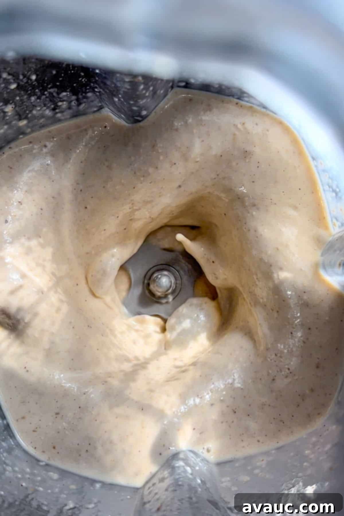 Blending oatmeal banana smoothie