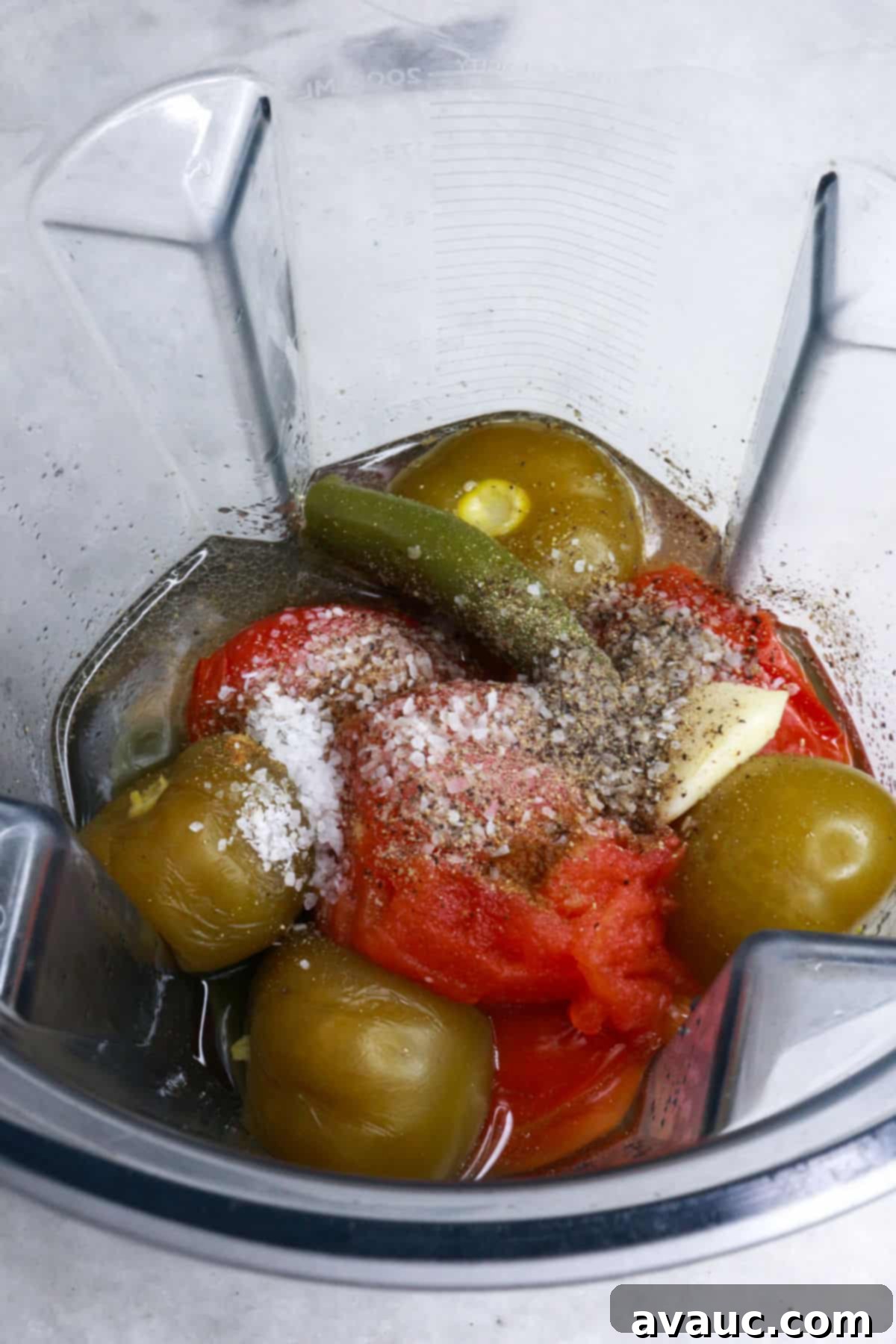 Zesty Salsa Verde Pulled Pork 5 Tomatillos, tomatoes, jalapeños and spices in a blender