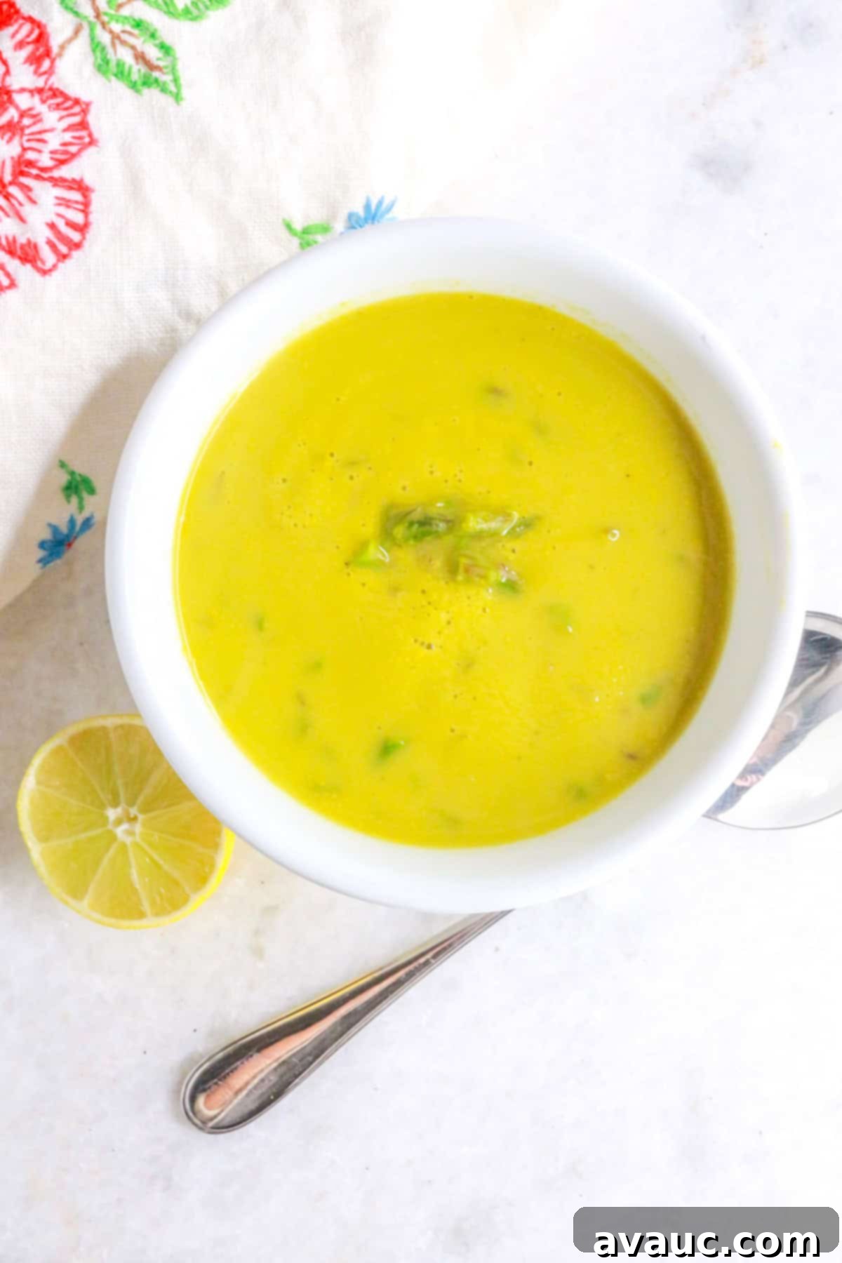 Creamy Dairy-Free Asparagus Soup 2 Bowl of Crema de espárragos
