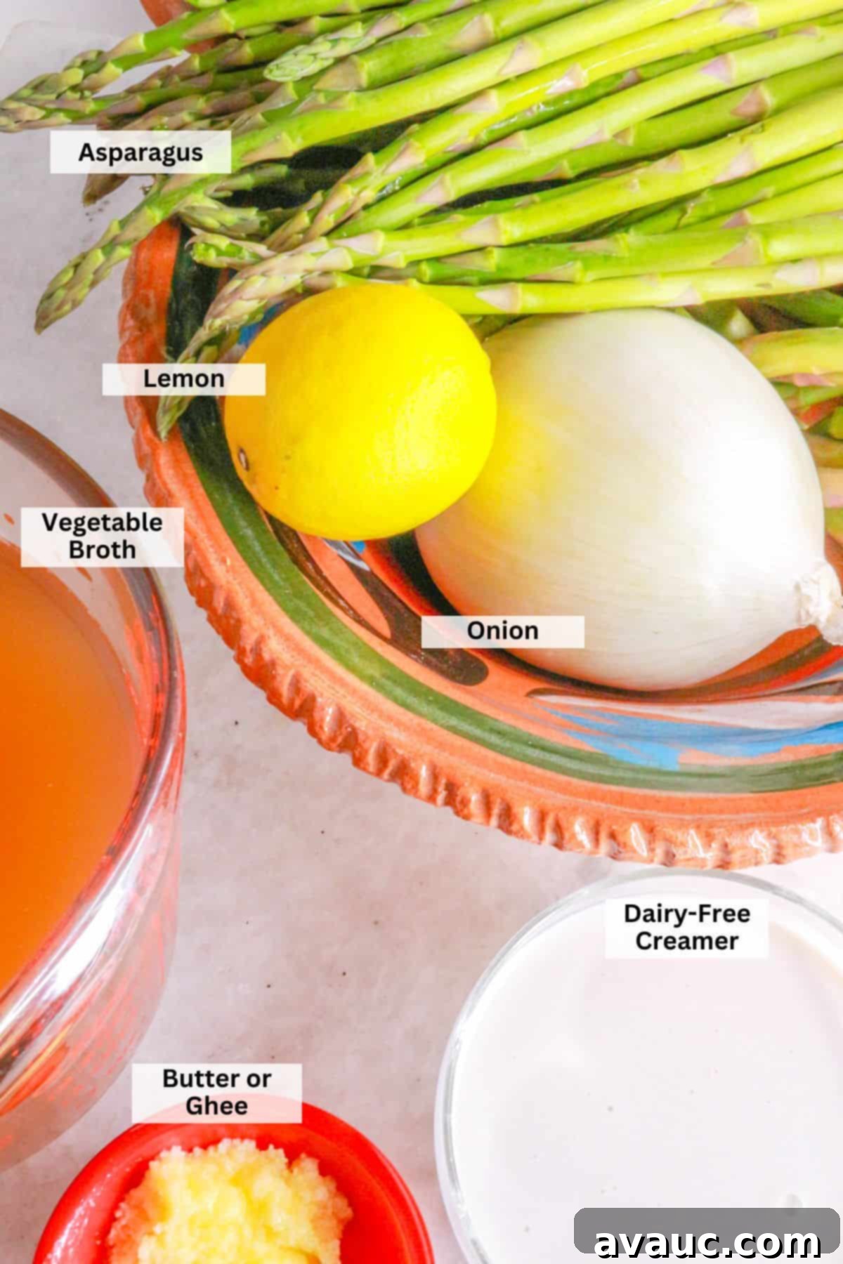 Creamy Dairy-Free Asparagus Soup 3 Ingredients for crema de espárragos soup: asparagus, lemon, onion, broth, cream, butter