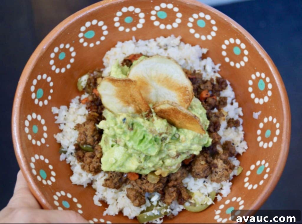 Jalapeño Lime Cauliflower Rice Bowl with Picadillo #cauliflowerrice #picadillo